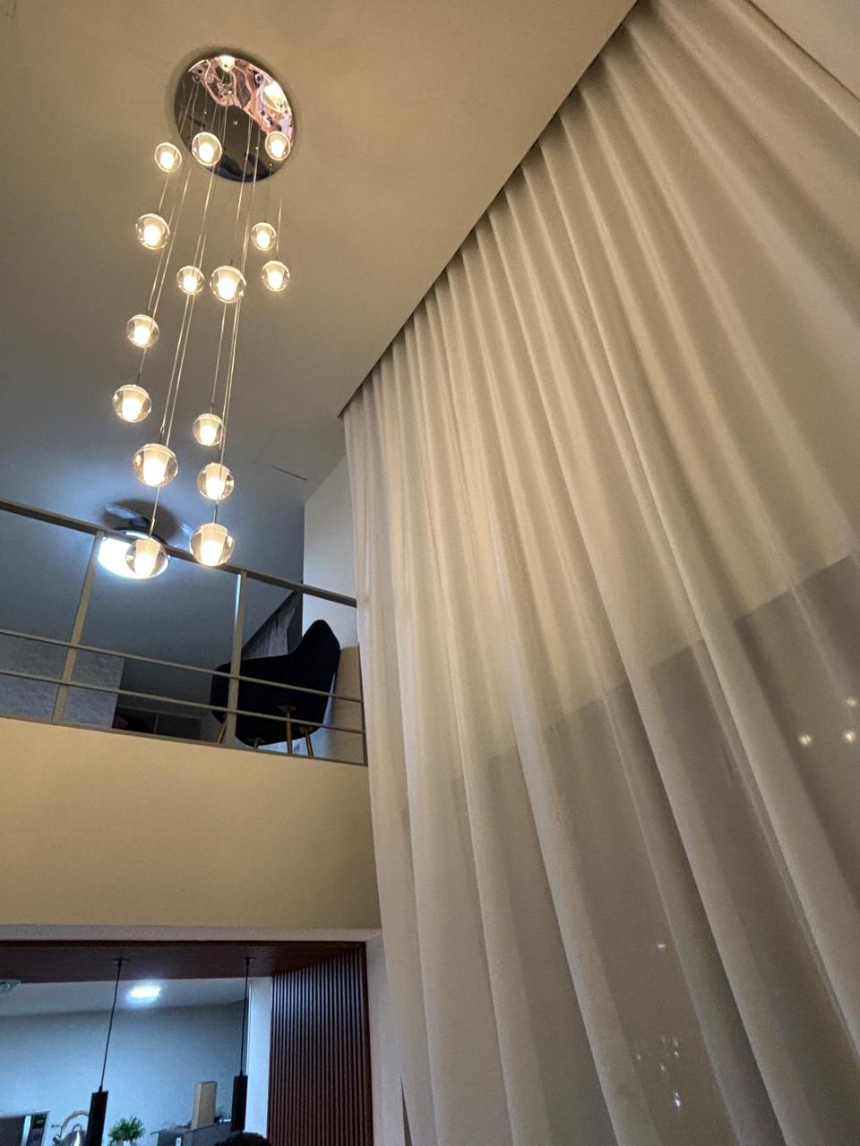 Iluminación decorativa en doble altura
